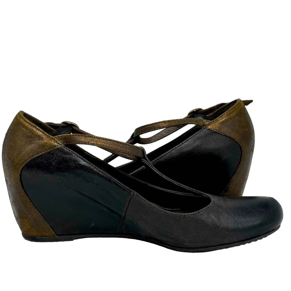 Sundance T-Strap Metallic Wedge Leather Shoe